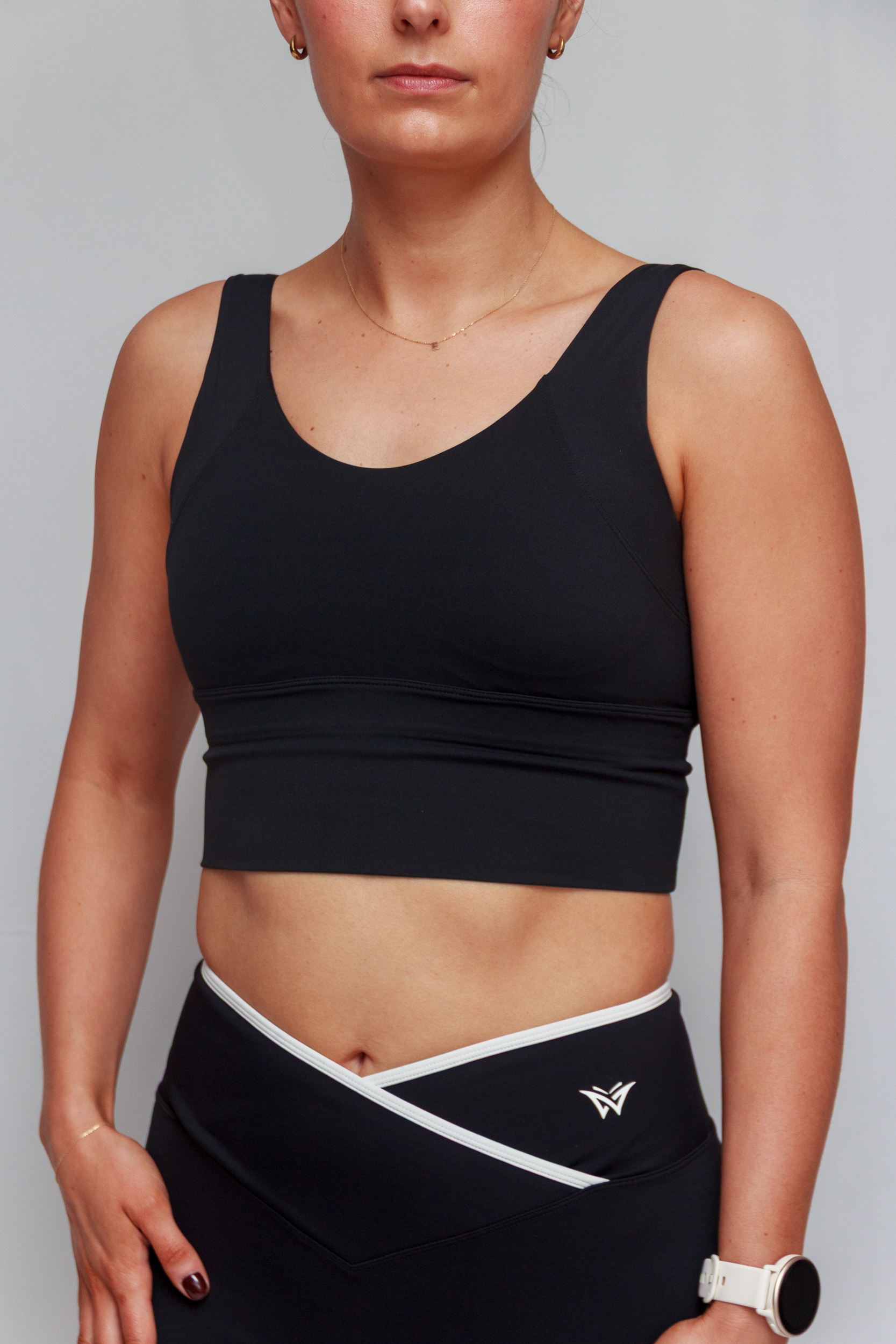 plunge-crop-black-front-crop