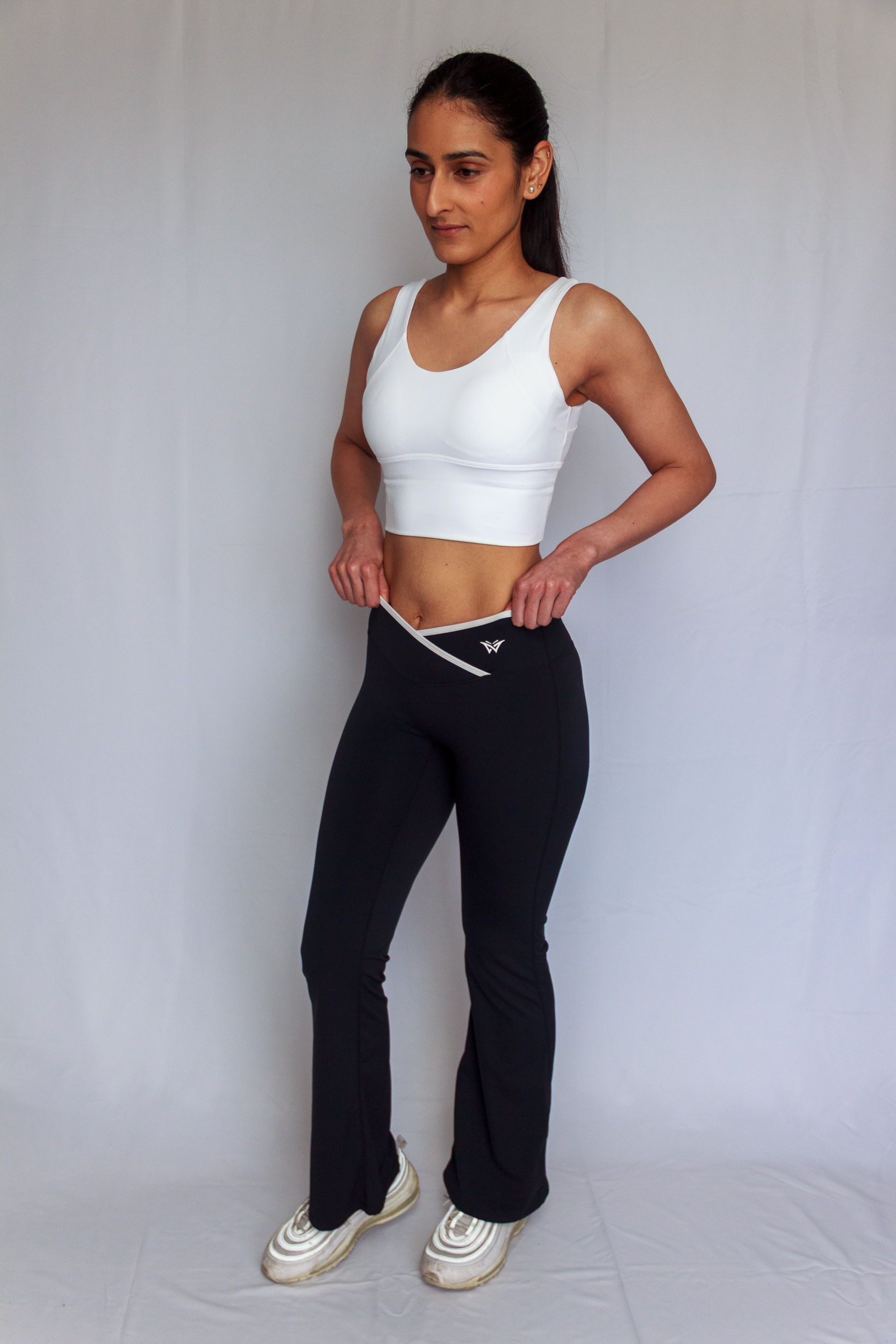 scuplting-pants-black-front-angle